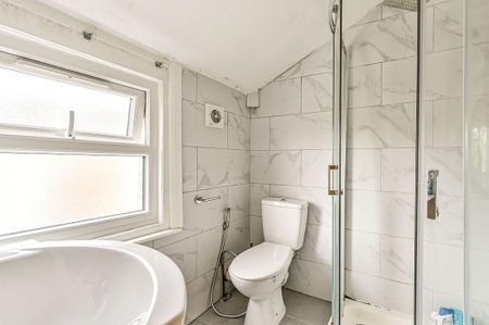 2 bedroom maisonette to rent - Photo 3