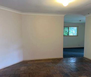 Spacious 4 Bedroom Family Home in Peaceful Robina Cul-de-Sac! - Photo 2