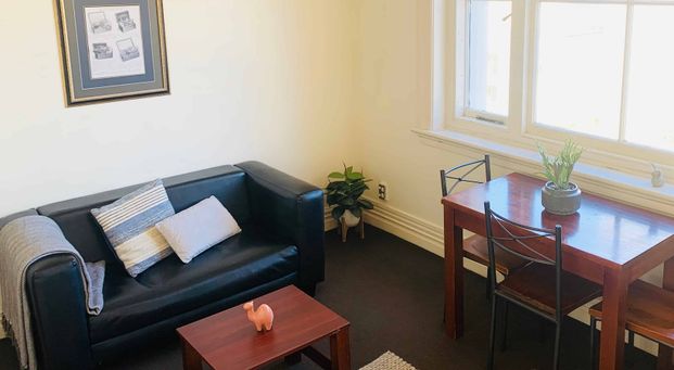 Central Auckland Living | Furnished One-Bedroom Apartment - Photo 1