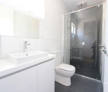 2/30 Keele Street, Collingwood VIC 3066 - Photo 4
