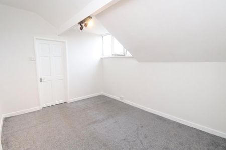 2 bedroom end of terrace house to rent - Photo 2