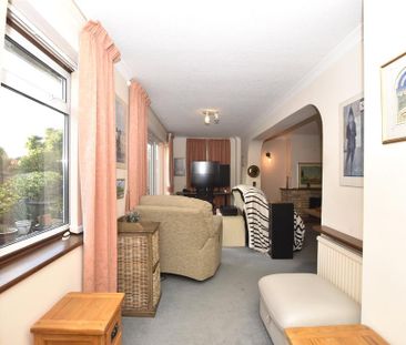 4 bedroom detached house to rent - Photo 3