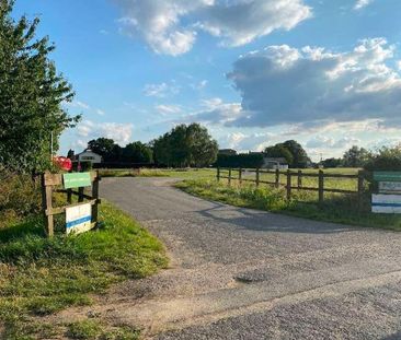 Grafham Water Lodges, PE28 - Photo 6