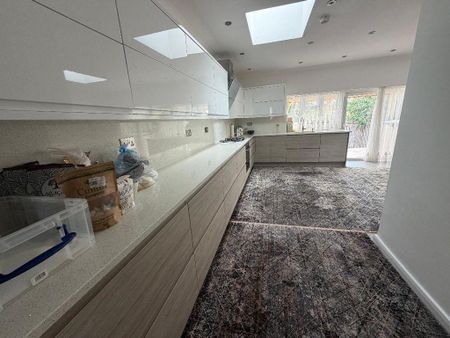 3 bedroom property to rent - Photo 4