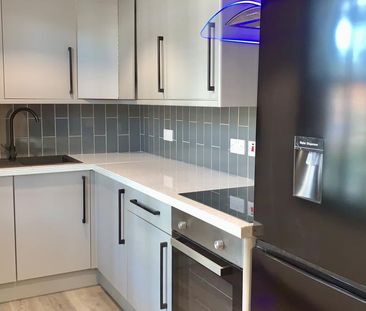 3 bedroom flat share to rent - Photo 3
