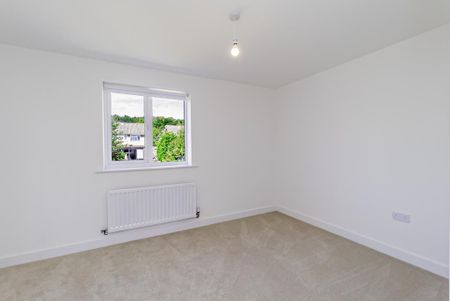 2 bedroom semi-detached house to rent - Photo 3