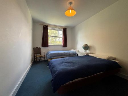 3 bedroom semi-detached house to rent - Photo 5