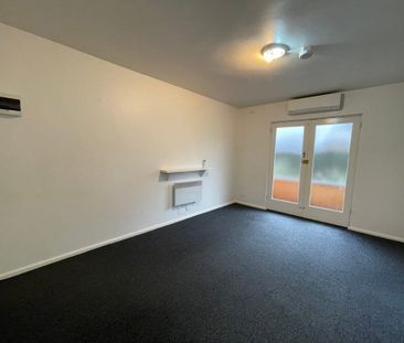 2/6 Chatham Street, Flemington VIC 3031 - Photo 5