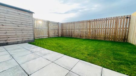 4 bedroom semi-detached house to rent - Photo 4