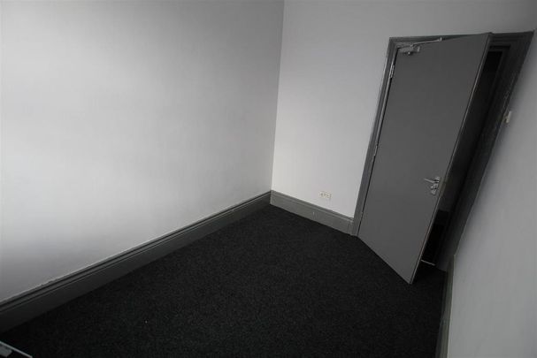 6 bedroom house to rent - Photo 1