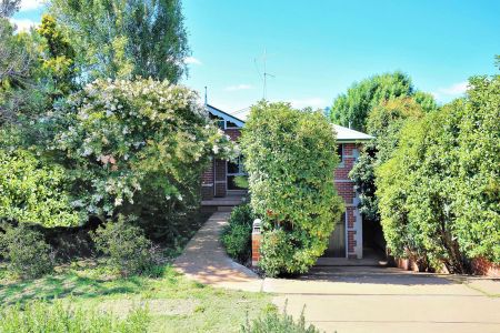 Character, Comfort and Convenience Combined - Photo 5