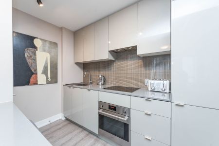 For Lease - 7 Grenville Street, Toronto, Ontario - Photo 4