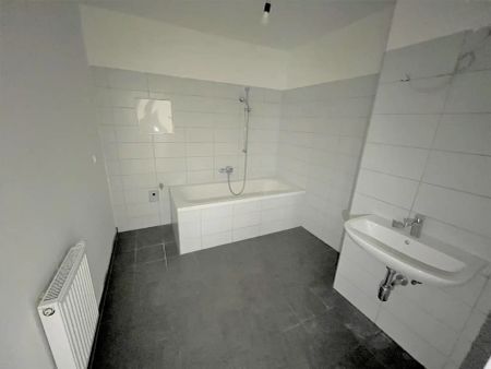 Top geschnnitten | 3 separate Zimmer mit Loggia - Foto 5