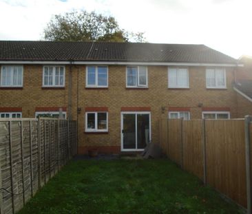 3 bedroom terraced house to rent - Photo 3