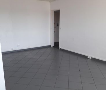 APPARTEMENT 3 PIECES DANS RESIDENCE PROCHE COMMODITES - Photo 3