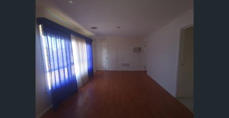 Unique House - Photo 2