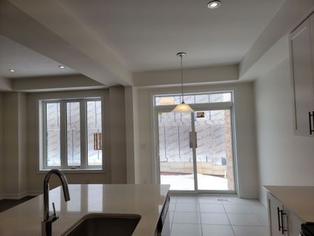 For Lease - 127 Broadacre Drive, Kitchener, Ontario - Photo 4