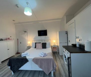 Studio to rent - Photo 4
