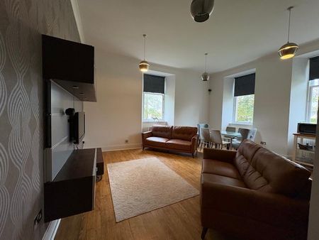 3 bedroom flat to rent - Photo 5