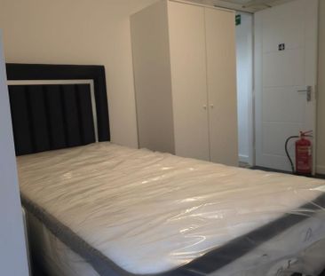 1 bedroom in a house share to rent - Photo 4