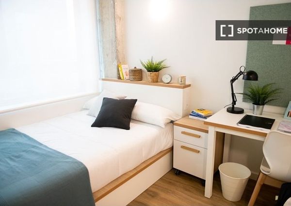 Carrer de Josep Pla, Barcelona, Catalonia 08019