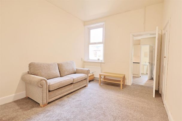 2 bedroom Flat to rent in Helmsley Road, Sandyford, Newcastle Upon Tyne - Photo 1