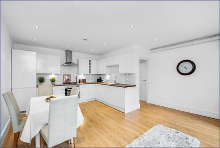 3 Bed Flat, Foxberry Road, SE4 - Photo 5