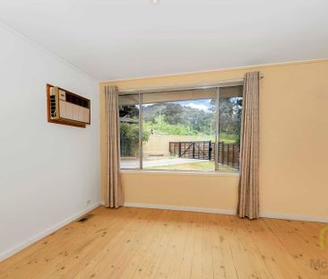 Generous Family Home in Sought After Location! - Photo 6