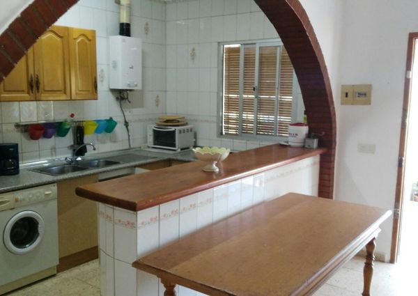 Ref. 38196 Country house