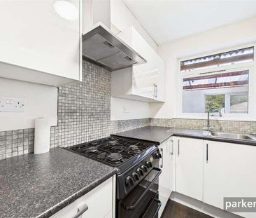 Shepherds House Lane, Earley, Reading, Berkshire, RG6 - Photo 6