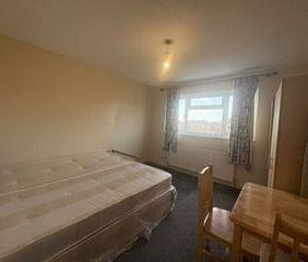 5 bedroom semi-detached house to rent - Photo 6