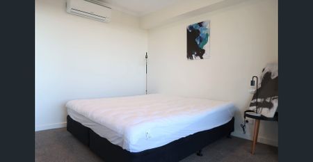 MODERN AND SPACIOUS - Photo 3