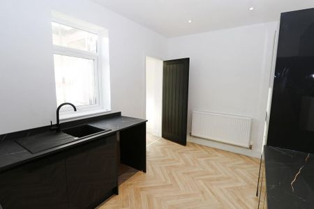 3 bedroom terraced house to rent - Photo 3
