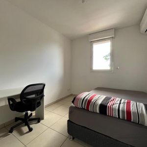 Location Appartement 4 pièces Meublé 76m² STE CLOTILDE 97490 - Photo 2