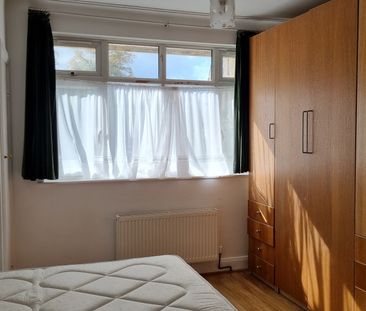 Double Room for Rent in Streatham SW2 3EX - Photo 4