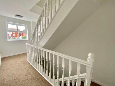 3 bedroom townhouse to rent - Photo 2