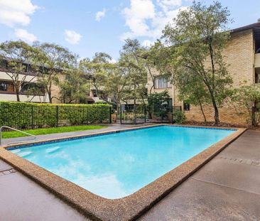 Renovated apartment in boutique block - Photo 5