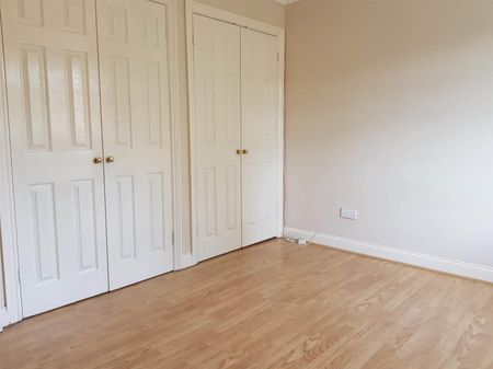 Holly Drive, Aylesbury - Photo 3
