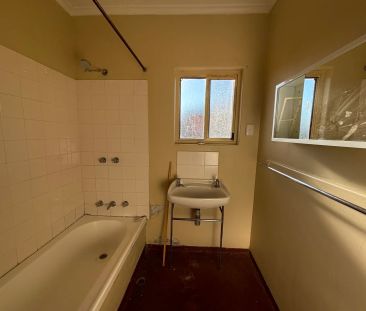 To register & apply for this property, please use this link: https:... - Photo 3