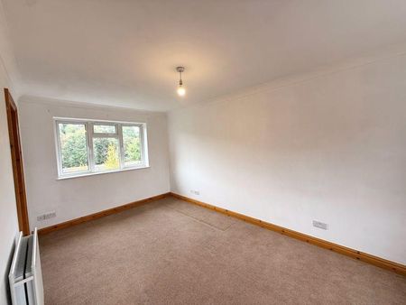 3 bedroom detached house to rent - Photo 5