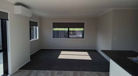 THREE BEDROOM HOUSE - LEVIN - Photo 5