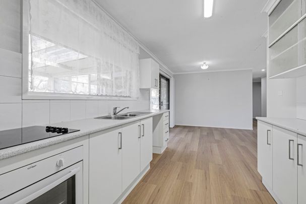4 Summerland Key, Broadbeach Waters QLD 4218 - House For Rent | Domain - Photo 1