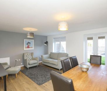 3 bedroom semi-detached house to rent - Photo 5