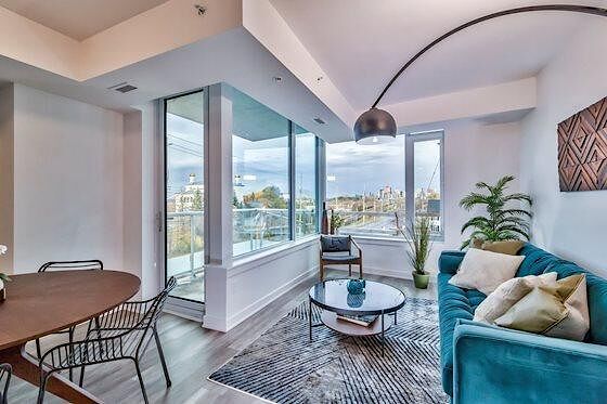 Hintonburg Connection - Photo 1