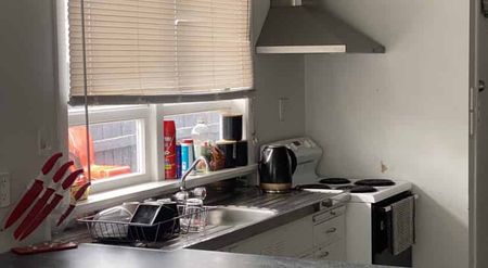 Family home, Great location - Photo 2