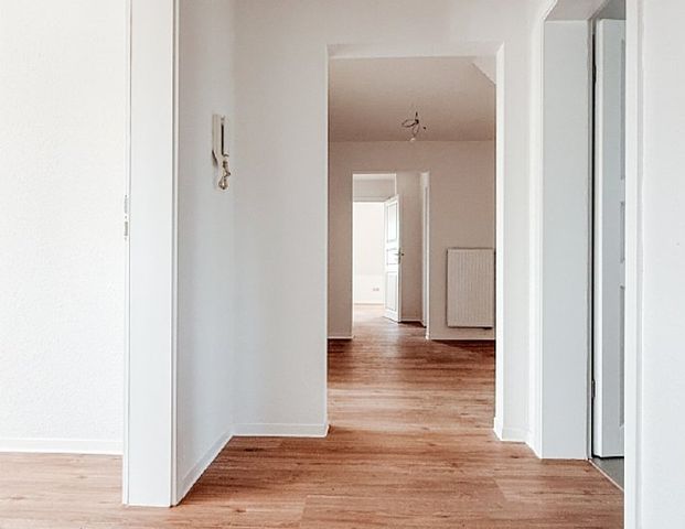 ERSTBEZUG! - Tolle 4-Raum-Wohnung und Balkon mit MEGA Ausblick - Photo 1