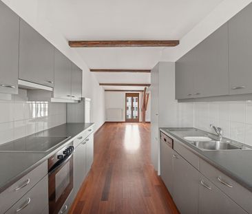 Un logement atypique pour une adresse d’exception ! - Foto 3