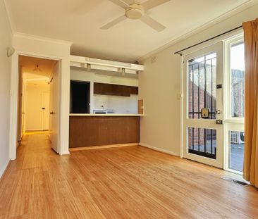 Spacious Family Home in Prime Mitcham Location - Photo 6