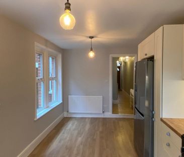 Malmesbury Road - Photo 2