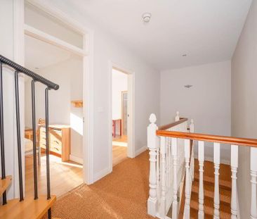 Apartment 3 Lily Court 14a Deramore Park South, Belfast, BT9 5JY - Photo 2